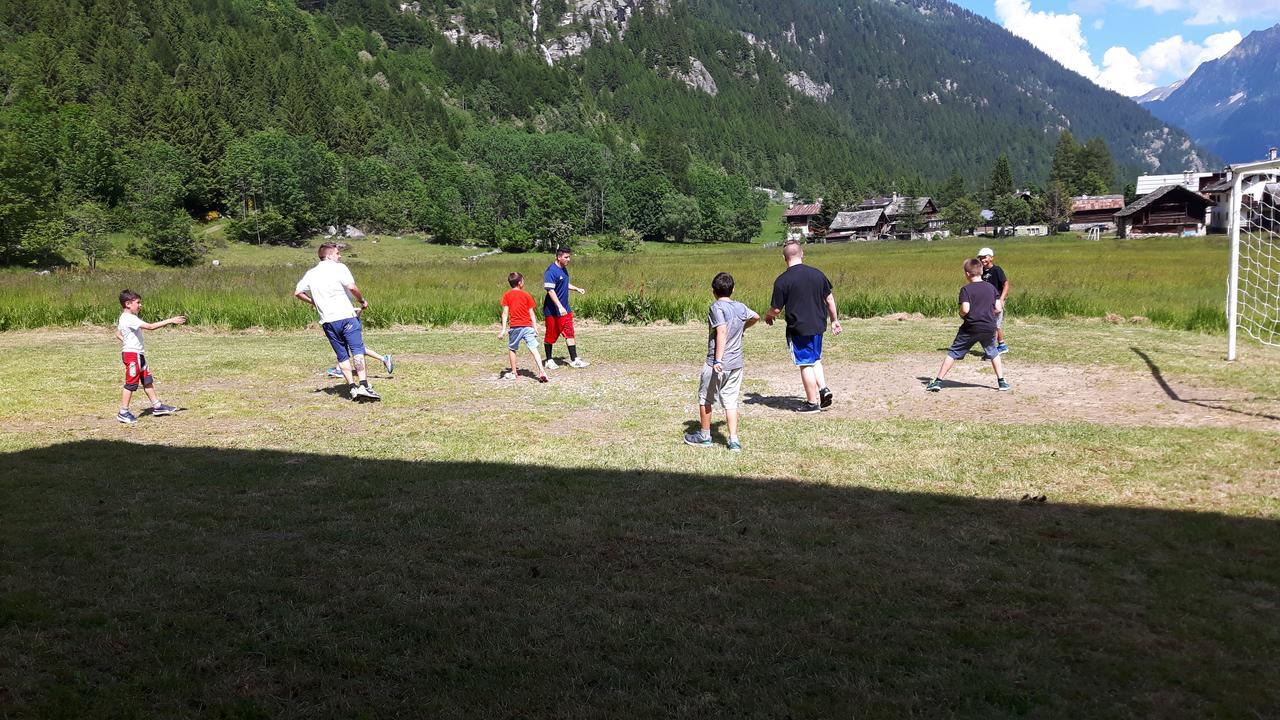 Casa Alpina De Filippi Hotel Macugnaga Eksteriør billede