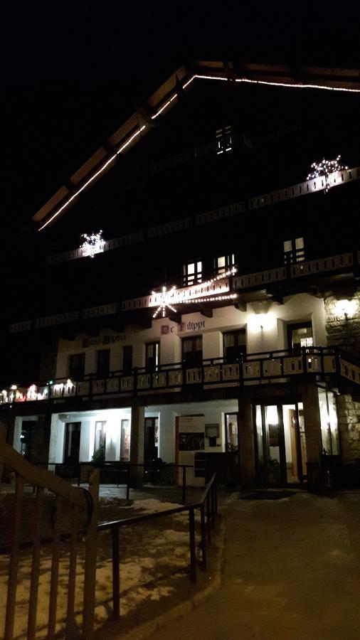 Casa Alpina De Filippi Hotel Macugnaga Eksteriør billede