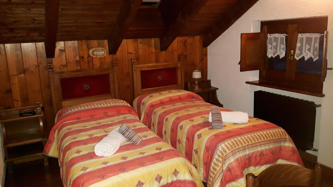 Casa Alpina De Filippi Hotel Macugnaga Eksteriør billede
