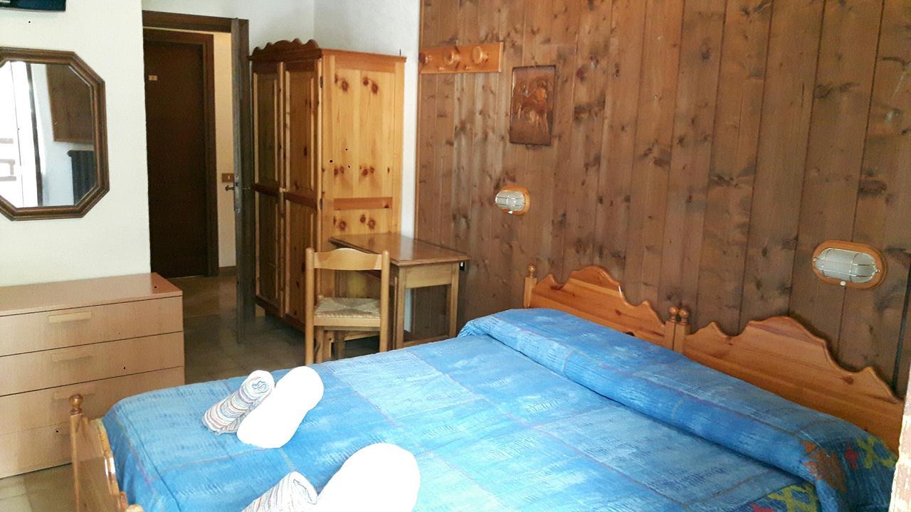 Casa Alpina De Filippi Hotel Macugnaga Eksteriør billede