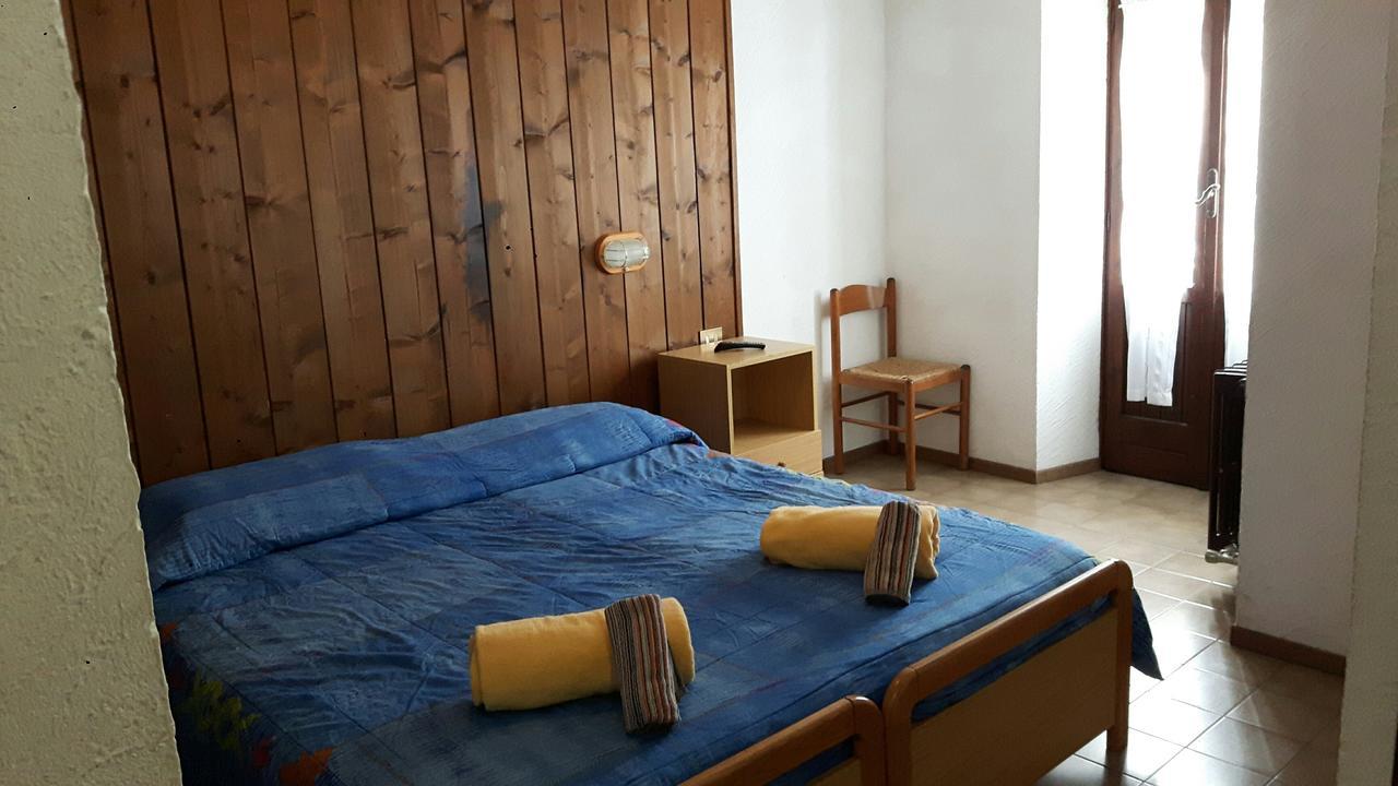 Casa Alpina De Filippi Hotel Macugnaga Eksteriør billede