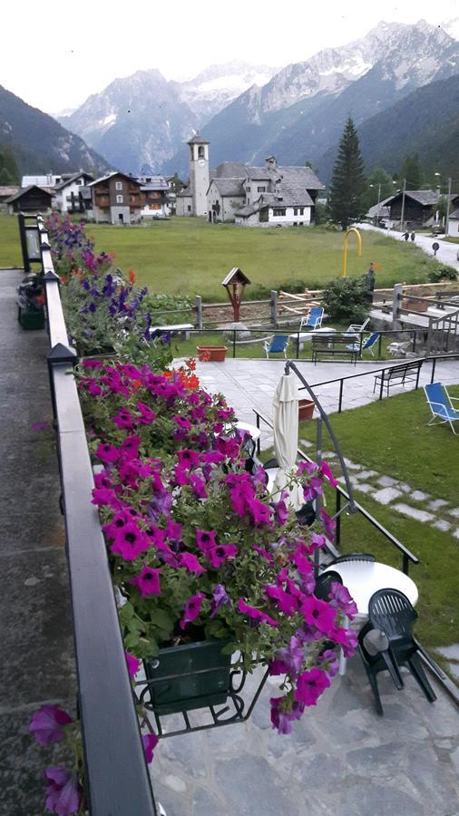 Casa Alpina De Filippi Hotel Macugnaga Eksteriør billede